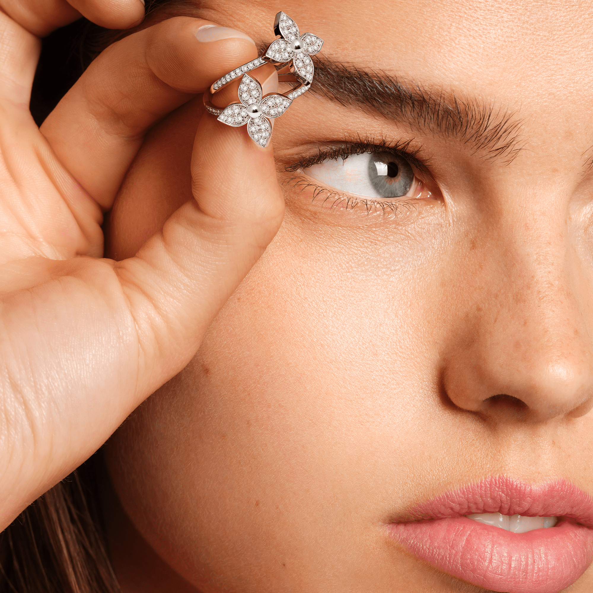 Nhẫn Star Blossom  in Trang sức's Danh mục sản phẩm Tất cả Trang sức collections by Louis Vuitton (Thu phóng sản phẩm)